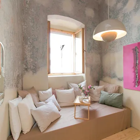 Casarosa Piccolo-slim And Stylish Apt, Apartman